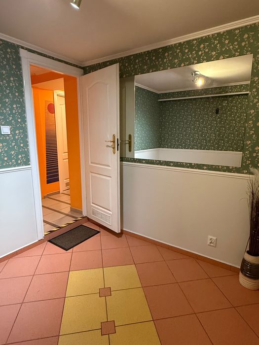 Wynajmę lokal/pomieszczenia  pod usługi