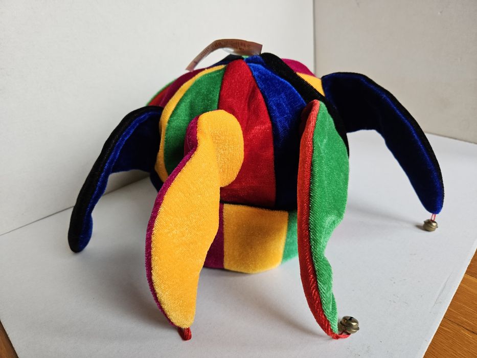 Chapéu Fantasia Multicores Adulto 6 bicos e guizos