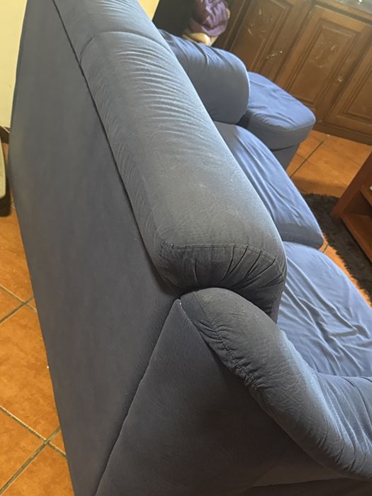 Sofá Cama Azul + dois puffs