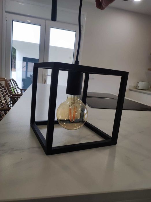 Candeeiro suspenso industrial preto metal