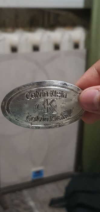 Металева пластина calvin klein під відновлення