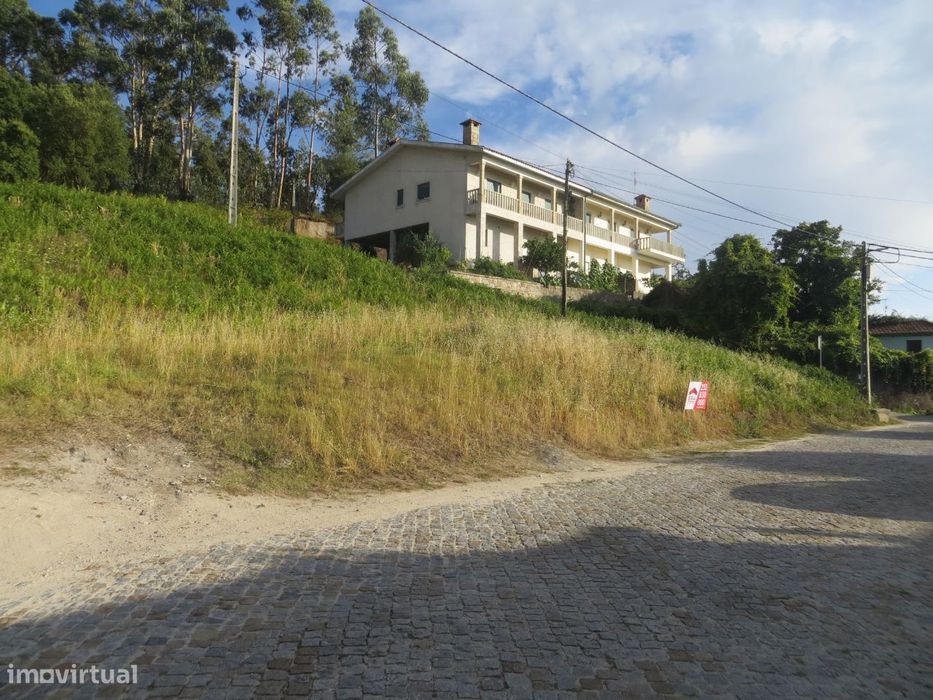 Terreno para construção em Burgães