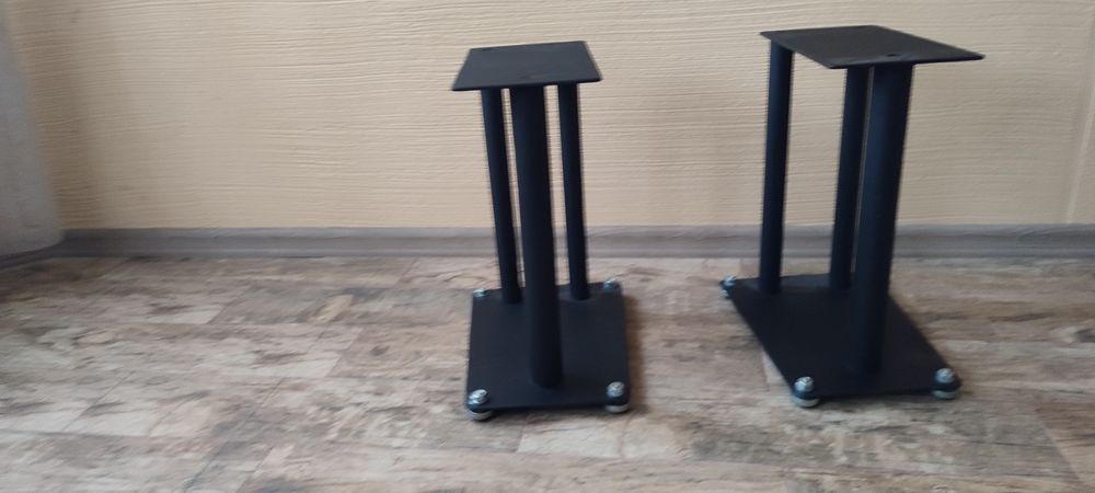 Підставки для колонок.