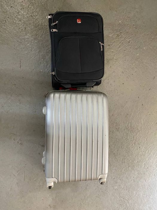 Продам валізи, чемодани