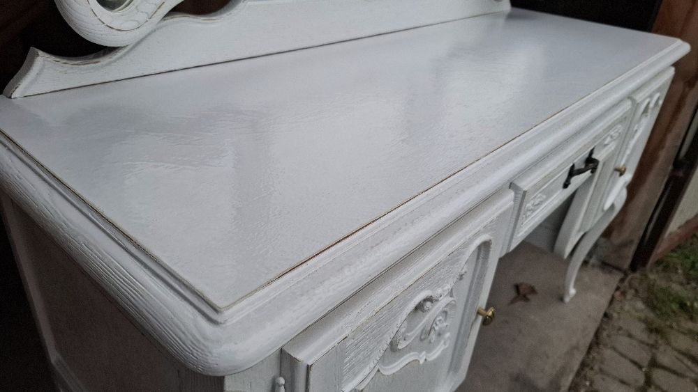 Toaletka ludwikowska bielona z Belgi