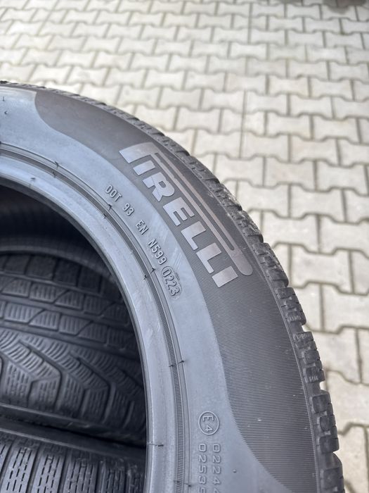 Колеса/резина/гума 225/55R17 Pirelli