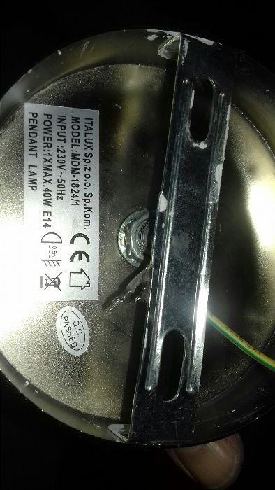 Lampa sufitowa z gwintem E14.