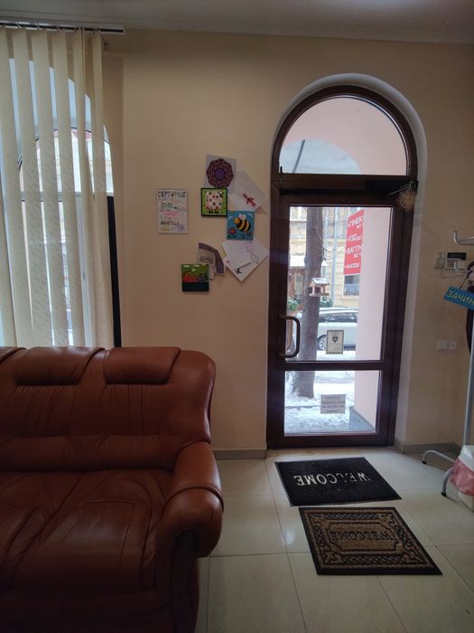 Продаж Комерція вул.Куліша Центр Фасад 3 вікна+ Двері,ц.160000 у.о