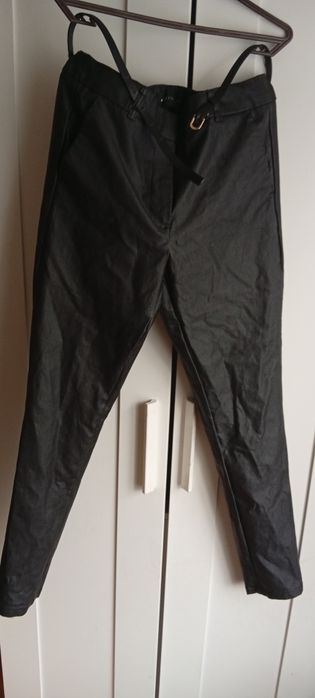 Nowe czarne,woskowane spodnie skinny. Mohito rozm.L