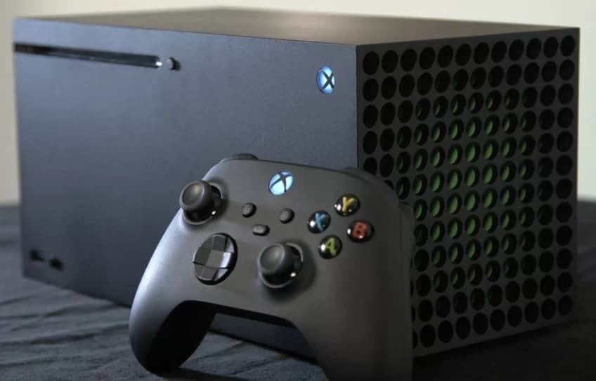 Xbox Series X 1 Tb + 2 геймпади