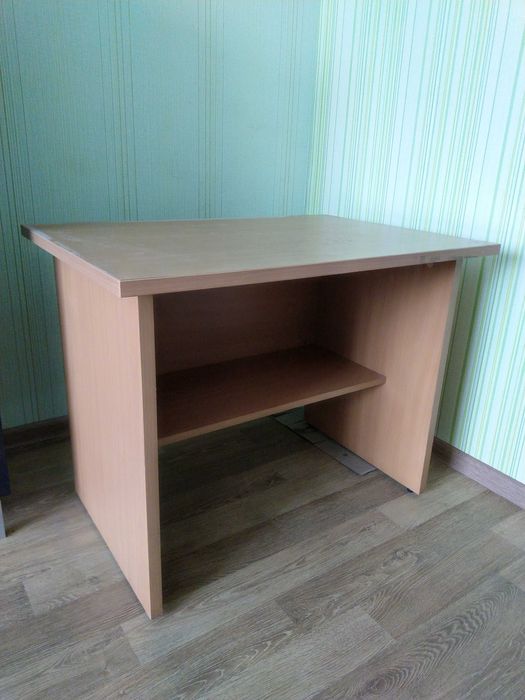 Стіл приставний б/в