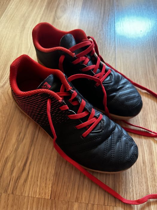 Buty sportowe halówki piłkarskie Kipsta 35