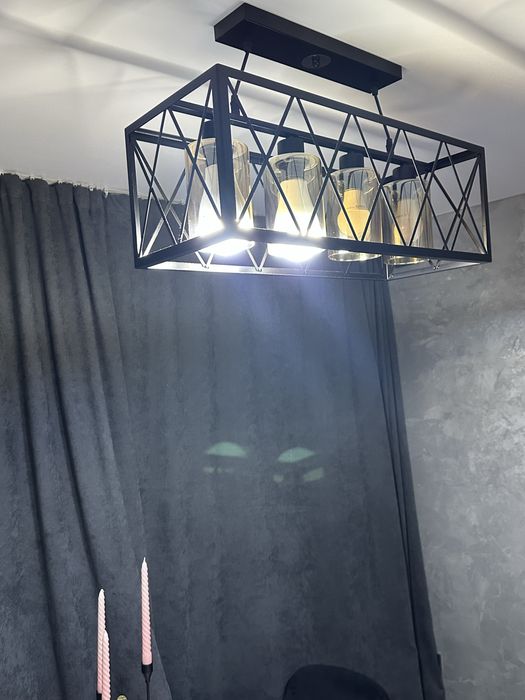 Світлодіодна лампа на акамуляторах під цоколь