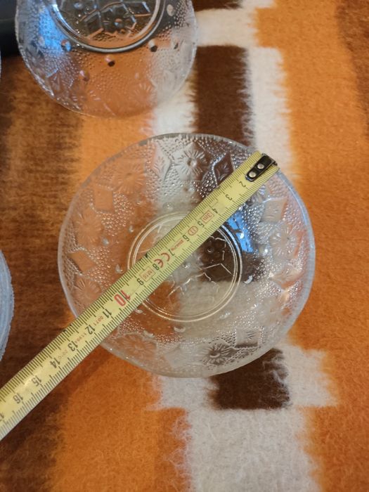 Komplet 6 ozdobnych szklanych miseczek w stylu retro – idealne do dese