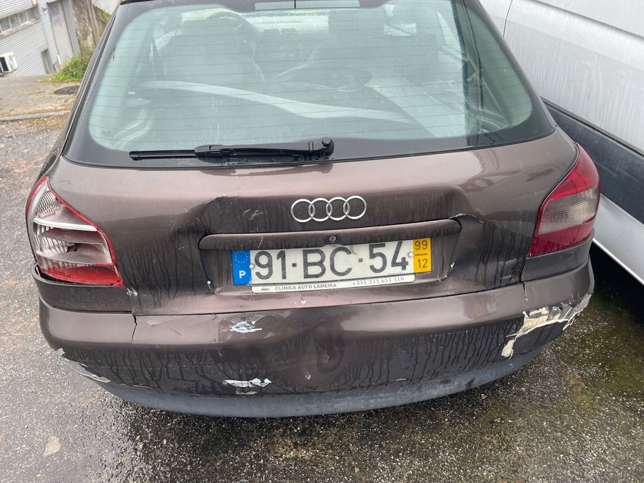 Audi A3 acidentado