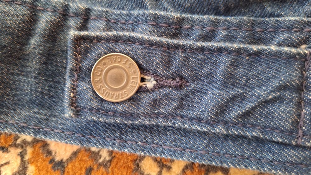 Джинсовая куртка Levi's. M. Женская.