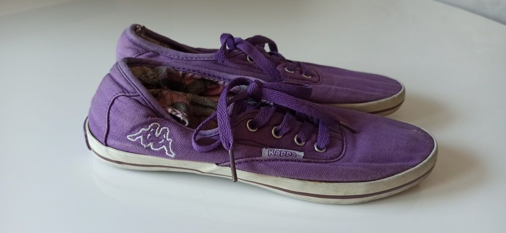 Fioletowe buty marki Kappa w rozmiarze 38