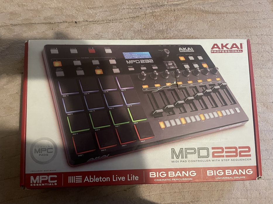 Akai   MPD 232 stan bardzo dobry