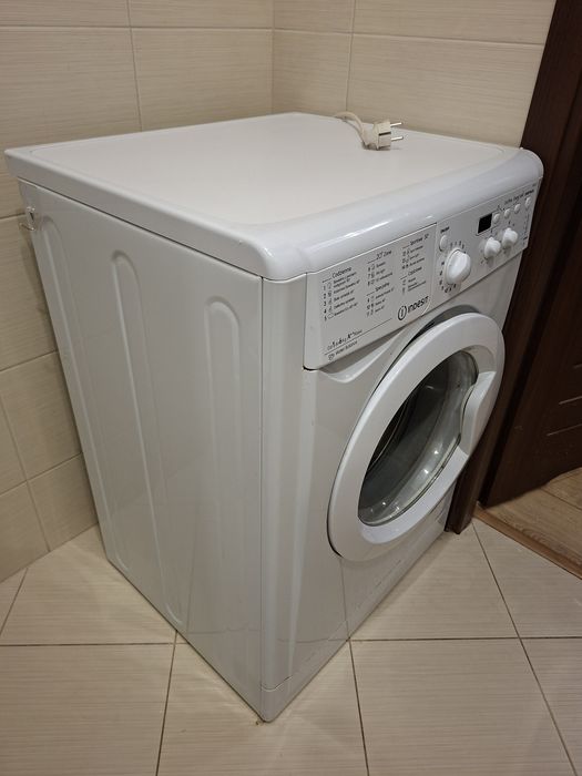 Pralka Indesit IWD61052