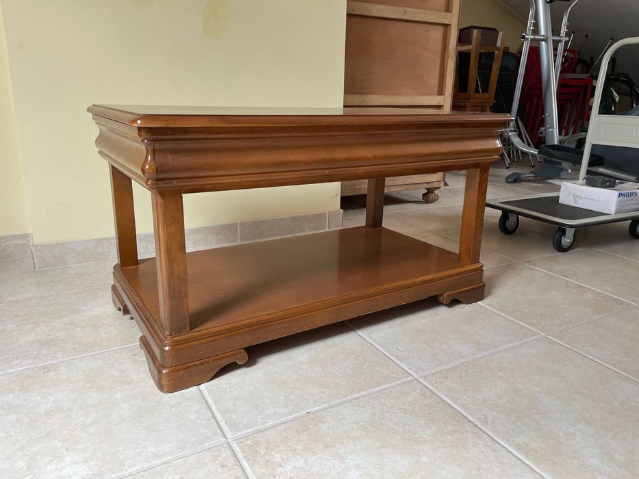 Mesa de centro em cerejeira com gavetas