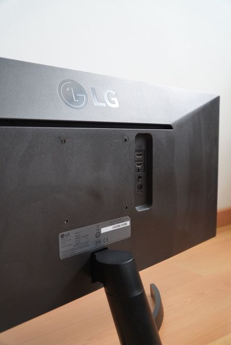 Monitor LG Ultrawide 29” IPS 21:9 – Ideal para Trabalho & Multitasking