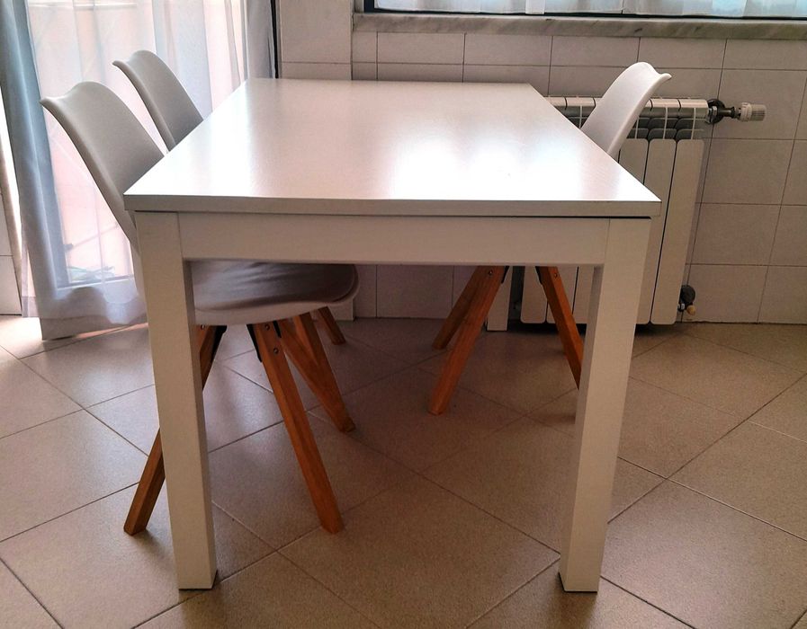 Mesa de jantar extensível IKEA em muito bom estado