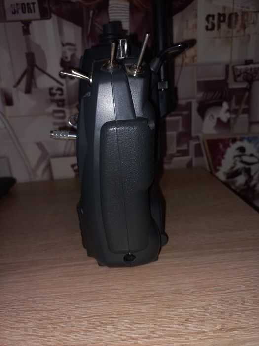 Продам аппаратуру управления самолётом на радиоуправлении