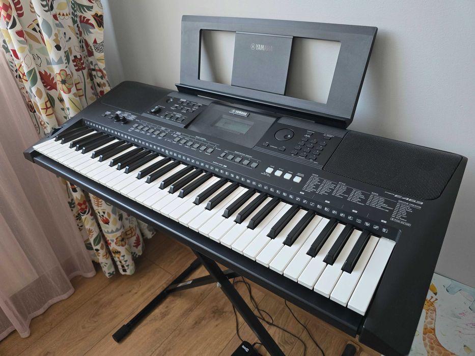 Keyboard Yamaha PSR-E463 + stojak + pedał sustain