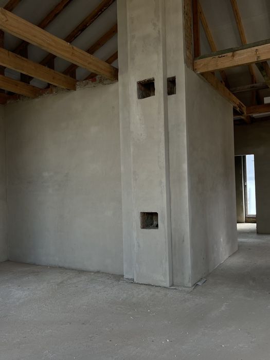 Продаж будинку, біля міста