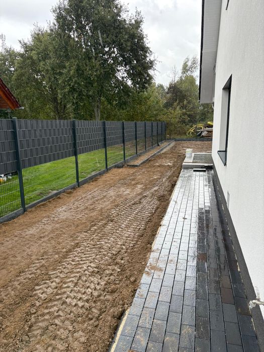 Klinkier pozostałości po budowie