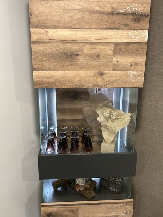 Vendo vitrine cristaleira com led