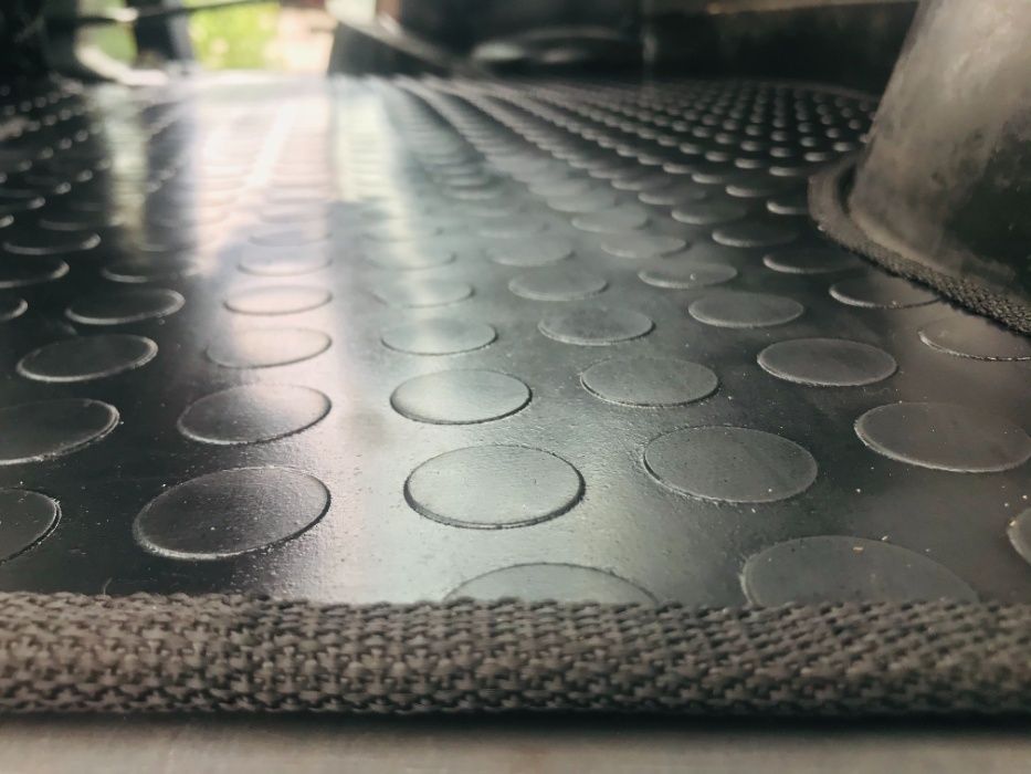 Mata gumowa dywanik kabiny New Holland T4