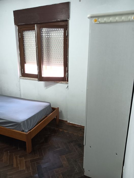 Quarto Para Arrendar