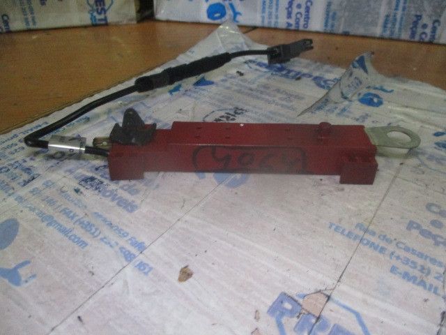 Amplificador de colunas VOLVO V50 (MW)
