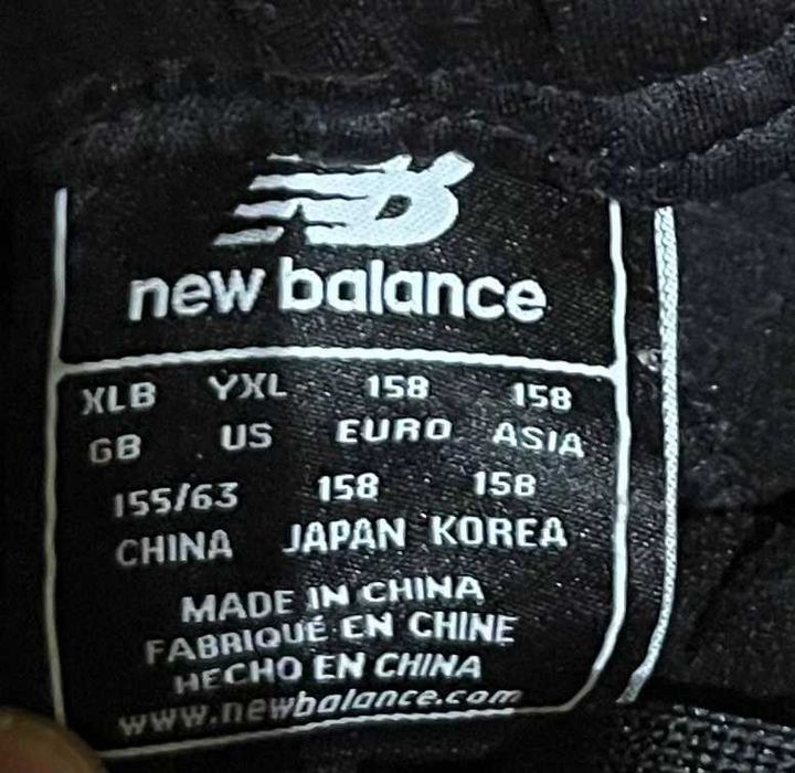 Kispo do FCP da New Balance em muito bom estado.Tam 158 -(10a 14 anos)