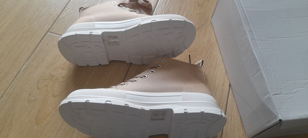 Damskie trampki nowe