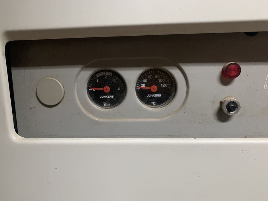 Junkers Bosch. Розширювальний бачок, насос і тд.