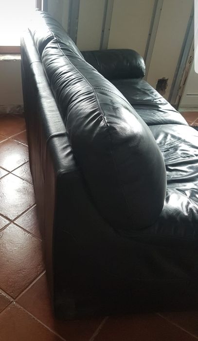 Sofá em pele 3 lugares
