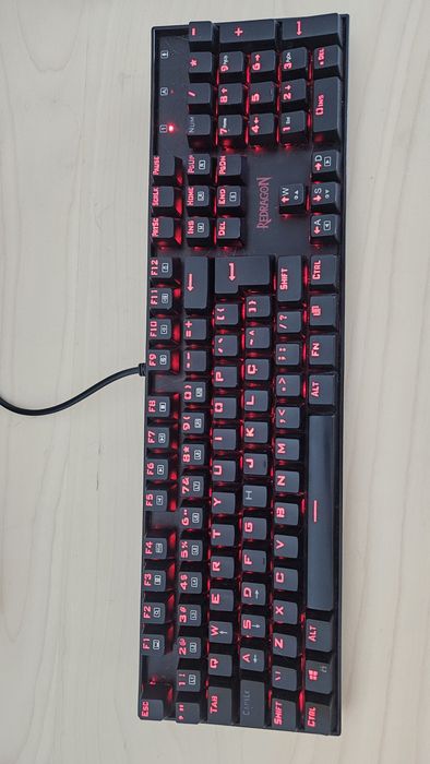 Teclado mecânico redragon layout ABNT2