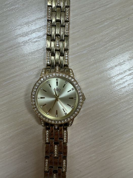 Продам годинник elite