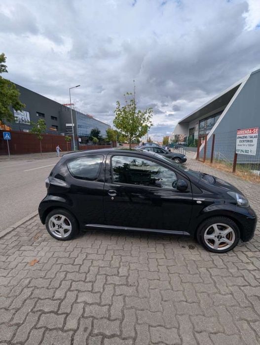 Toyota aygo 1.0 +Ac 2009 model — photo 4