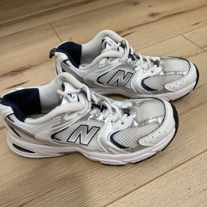 Віддам безкоштовно кросівки