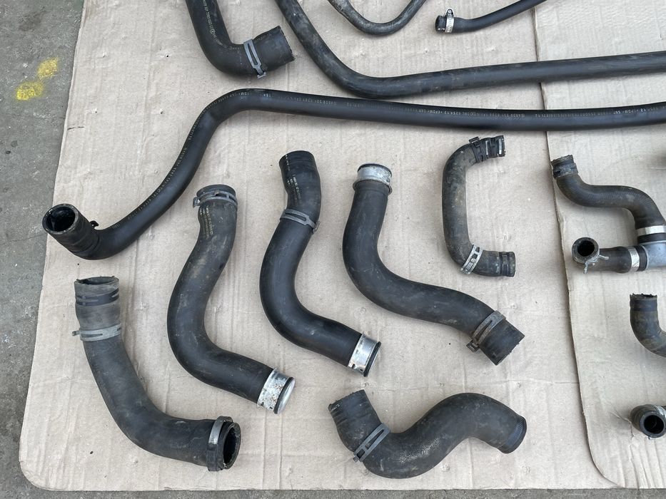 Патрубок шланги трубки тройник на VITO-VIANO W639