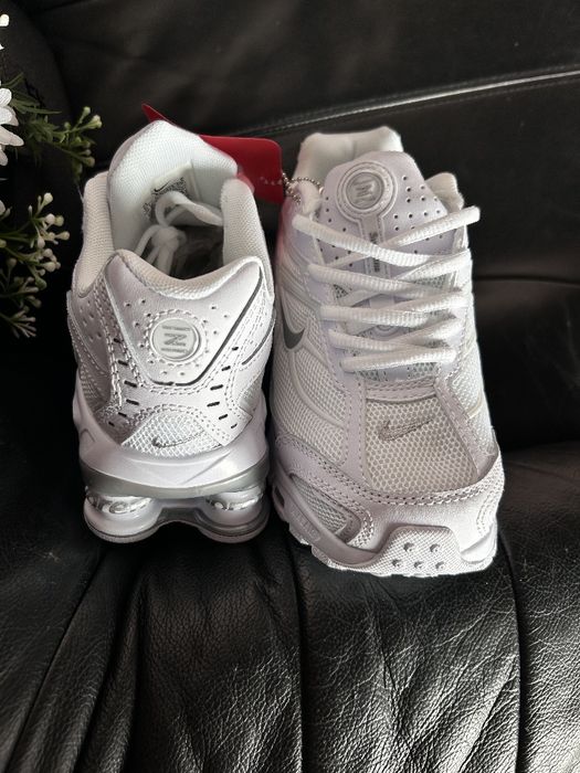 Кросівки Nike весна-літо.