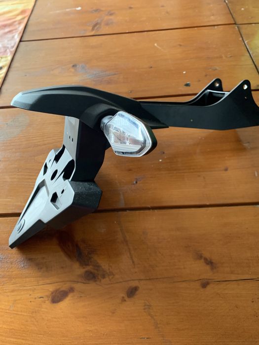 Piscas e suporte matricula mota Honda CBR