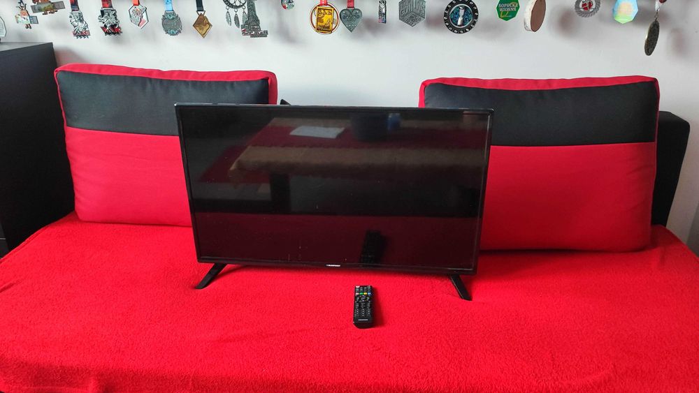 Telewizor LED 32" Blaupunkt BN32H1032EEB uszkodzony