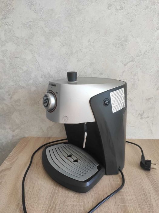 Кавоварка Saeco Nina Plus  кавомашина Італія