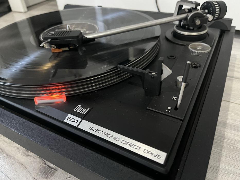 Gramofon Dual 604