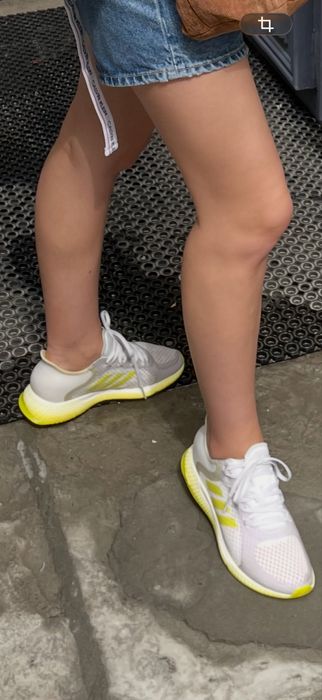 Кросівки adidas для спорту