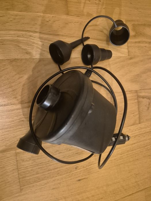 Pompka do materacy z końcówka do auta zapalniczki